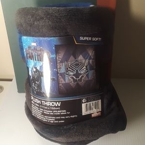 Marvel Black Panther Plush Throw blanket No Offer
